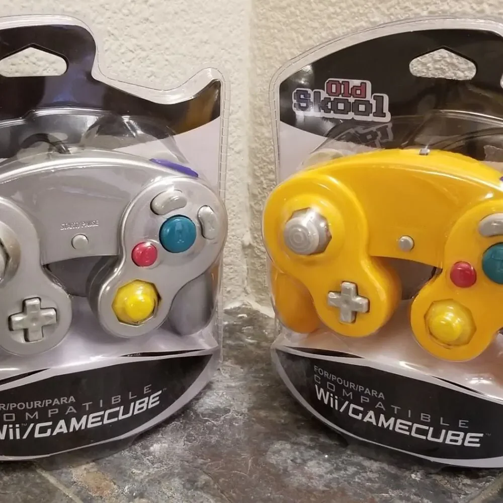 2 Gamecube Controllers - Silver & Orange (NEW) - Nintendo - Old Skool